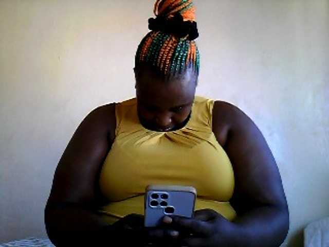 Live sex webcam photo for AfricanBBw #277991764