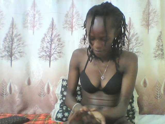 Live sex webcam photo for Africanberry9 #284345306