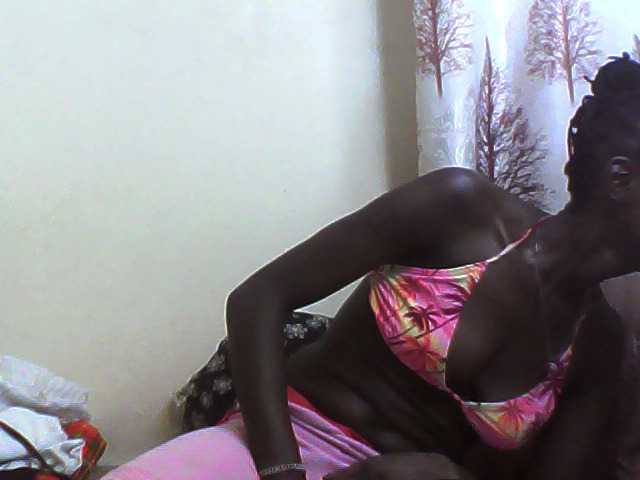 Live sex webcam photo for Africanberry9 #287845400