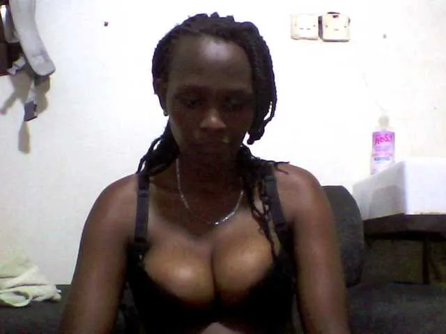Live sex webcam photo for Africanpretty22 #293440533