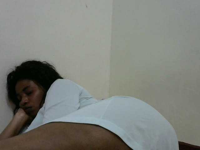 Live sex webcam photo for Africanqueen #272559121