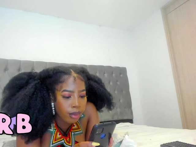 Live sex webcam photo for Afro-goddess #273141479