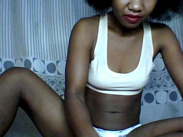 Live sex webcam photo for Afro-sexy #272456914