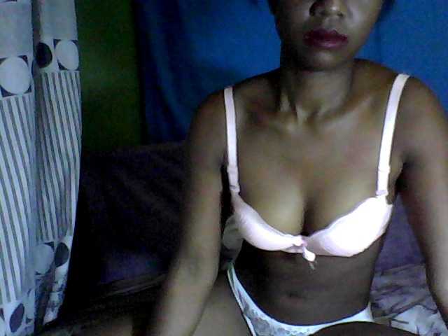 Live sex webcam photo for Afro-sexy #272683295