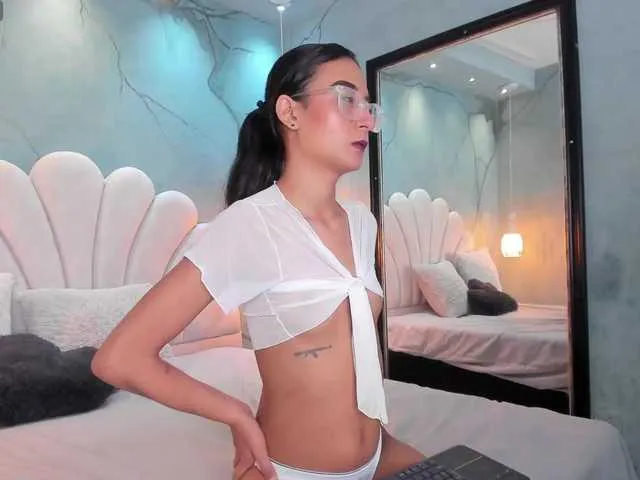 Live sex webcam photo for AfroditaEvans #290900949