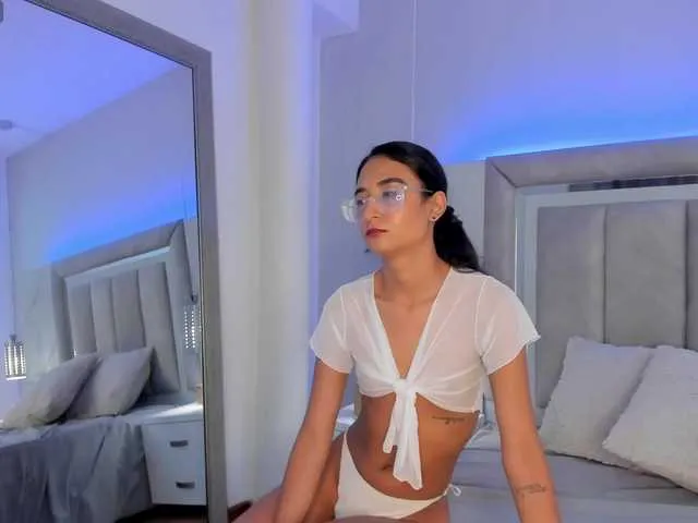 Live sex webcam photo for AfroditaEvans #291052681