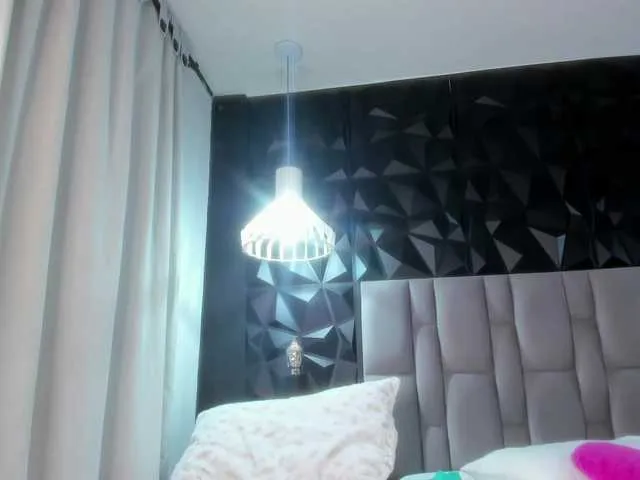 Live sex webcam photo for Afroditagreenn #275986616