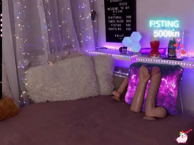 Live sex webcam photo for AfroditeReed #272159814