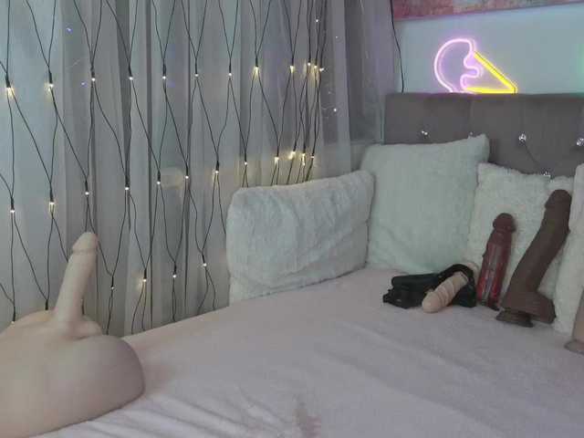 Live sex webcam photo for AfroditeReed #291537084