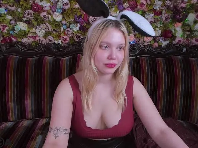 Live sex webcam photo for AgataChristie #277446916