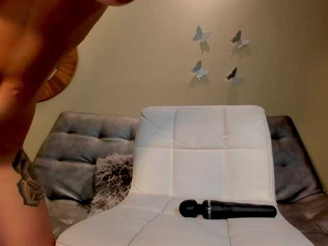 Live sex webcam photo for AgathaFiori #272709885