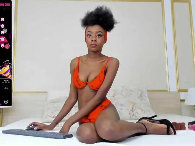 Live sex webcam photo for AgathaFox #272761244