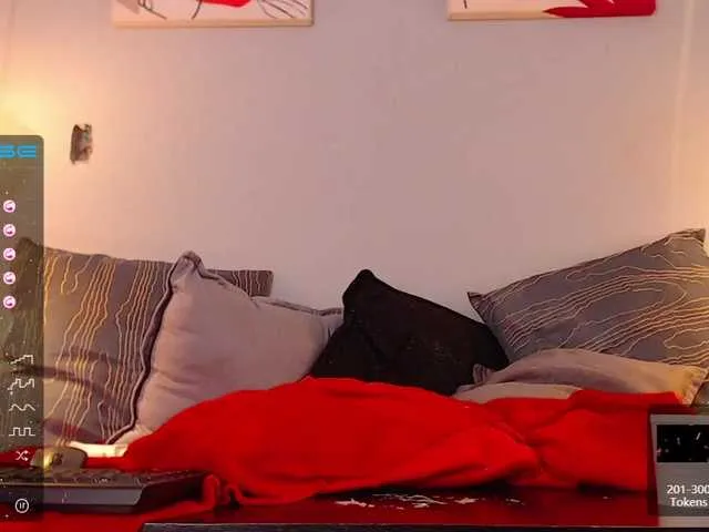 Live sex webcam photo for AgathaFox #273158848