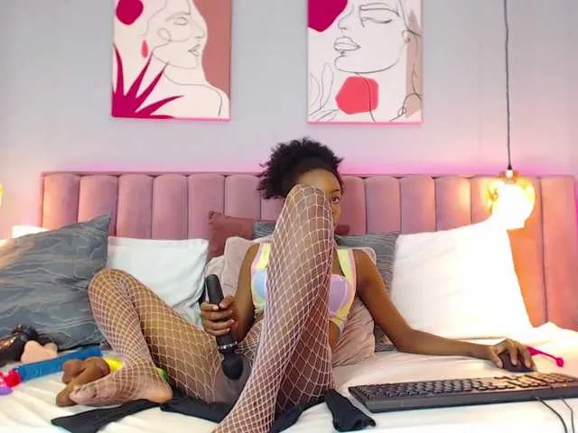 Live sex webcam photo for AgathaFox #273868777