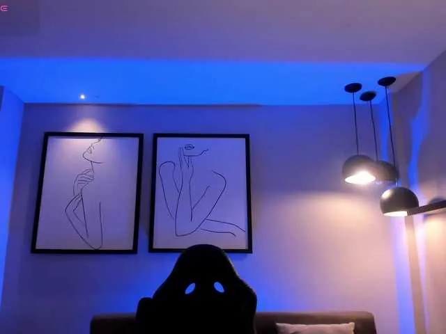 Live sex webcam photo for AgathaKondo #290457266