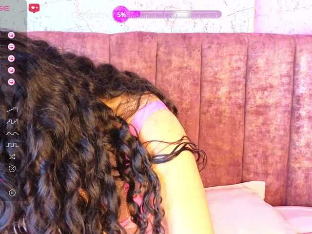 Live sex webcam photo for AgathaLynx #288080133