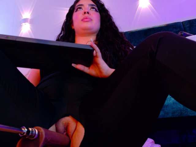 Live sex webcam photo for AgathaLynx #292368652