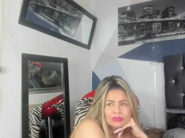 Live sex webcam photo for AgathaRc #276041590