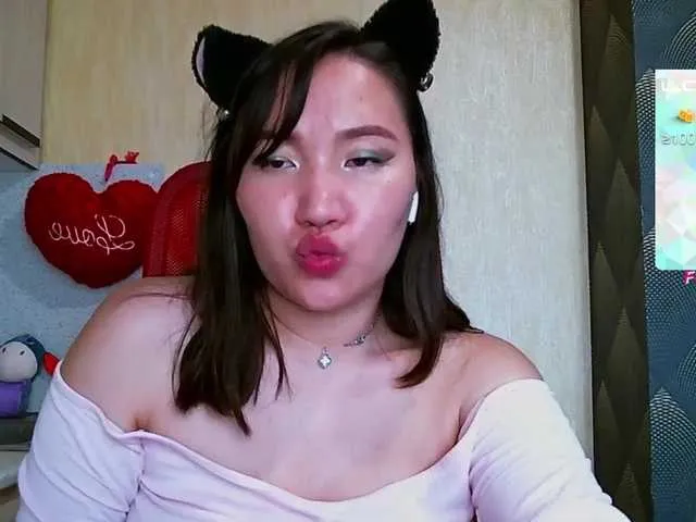 Live sex webcam photo for AhegaoMoli #273832712