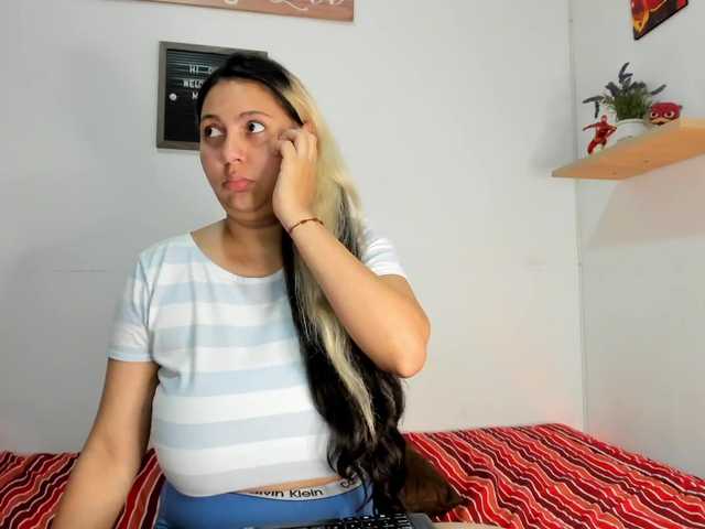 Live sex webcam photo for Ahri-acm #272945025