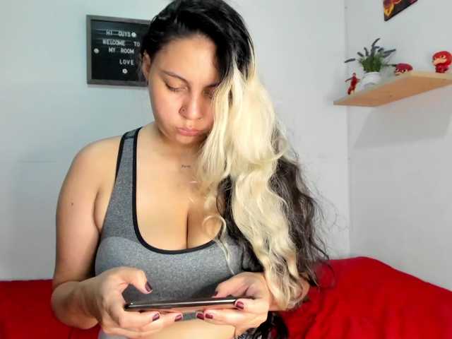 Live sex webcam photo for Ahri-acm #273394032