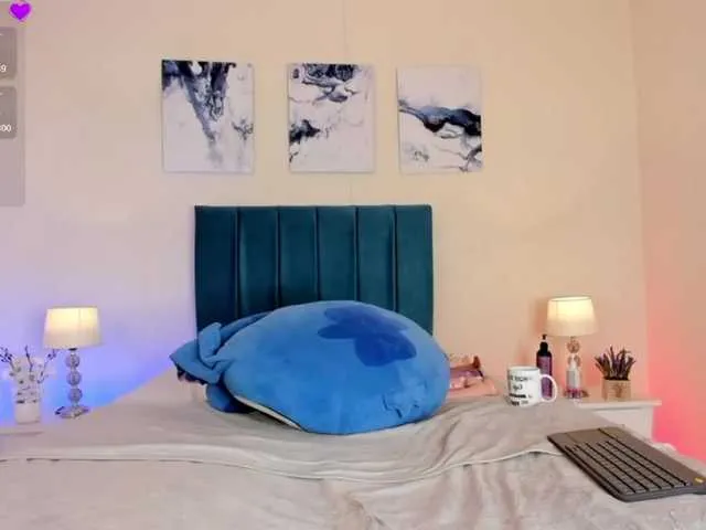 Live sex webcam photo for AhviEbony #290322048