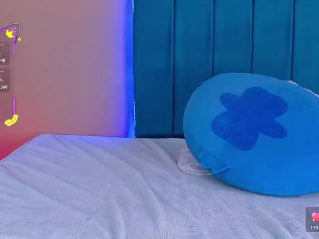 Live sex webcam photo for AhviEbony #291900221