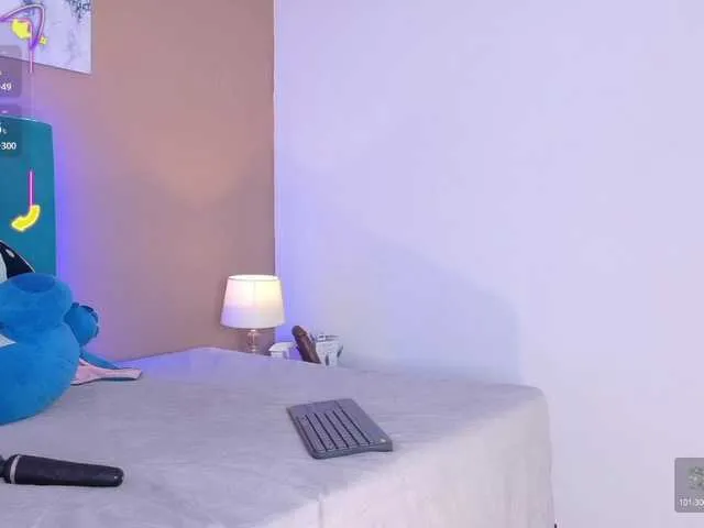 Live sex webcam photo for AhviEbony #292354113