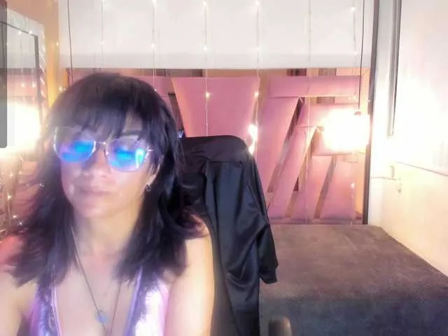 Live sex webcam photo for Ahytana #278305392