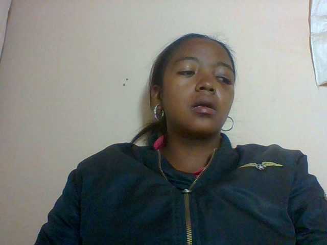 Live sex webcam photo for Aicha2 #276123275