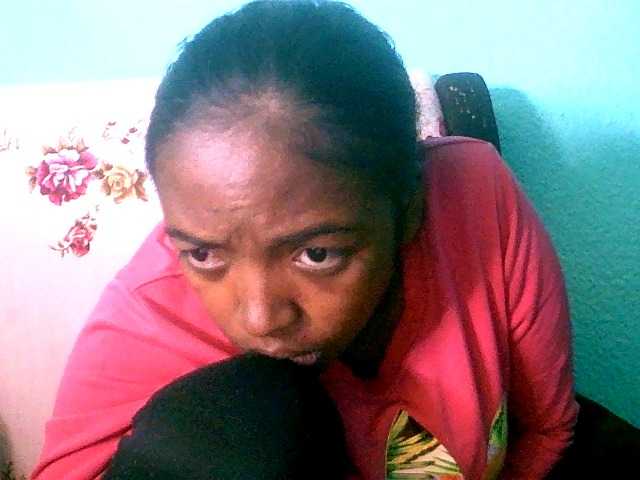 Live sex webcam photo for Aicha2 #276178328