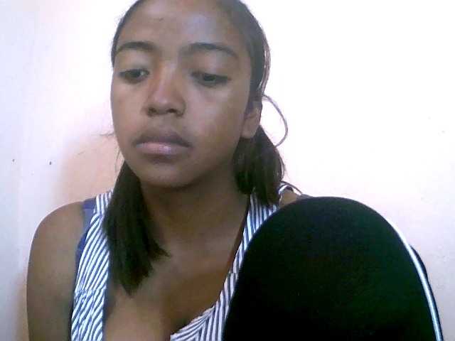 Live sex webcam photo for Aicha2 #276191544