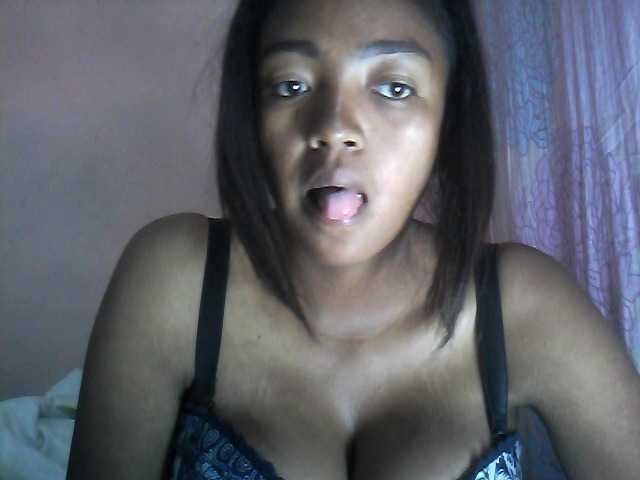 Live sex webcam photo for Aicha2 #276353729