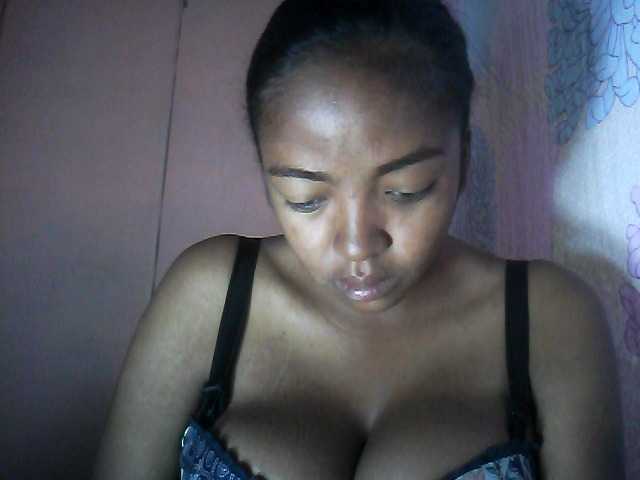 Live sex webcam photo for Aicha2 #276374060