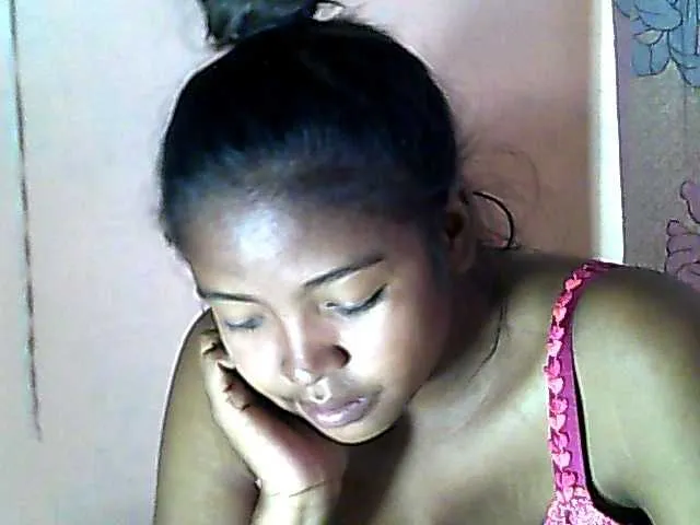 Live sex webcam photo for Aicha2 #276433805