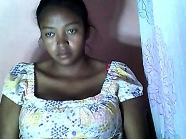 Live sex webcam photo for Aicha2 #276452107