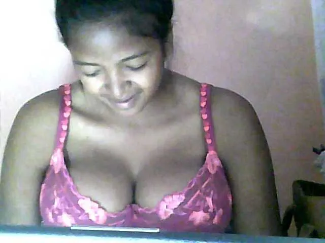 Live sex webcam photo for Aicha2 #276458586