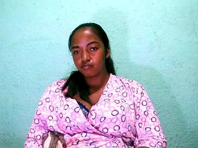 Live sex webcam photo for Aicha2 #277334599