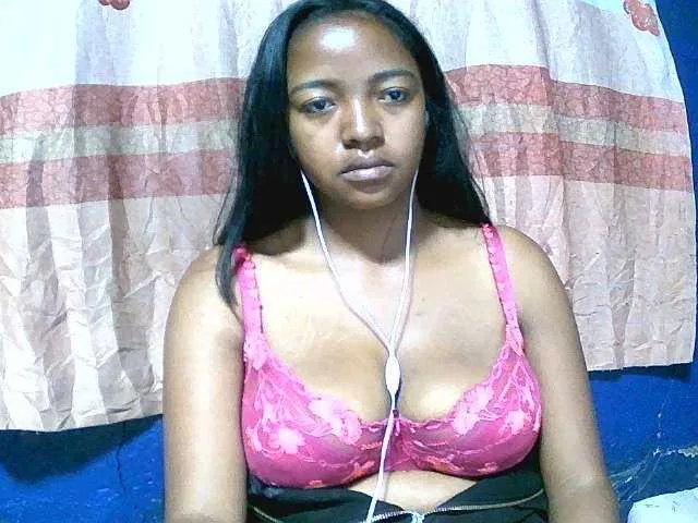 Live sex webcam photo for Aicha2 #277816276