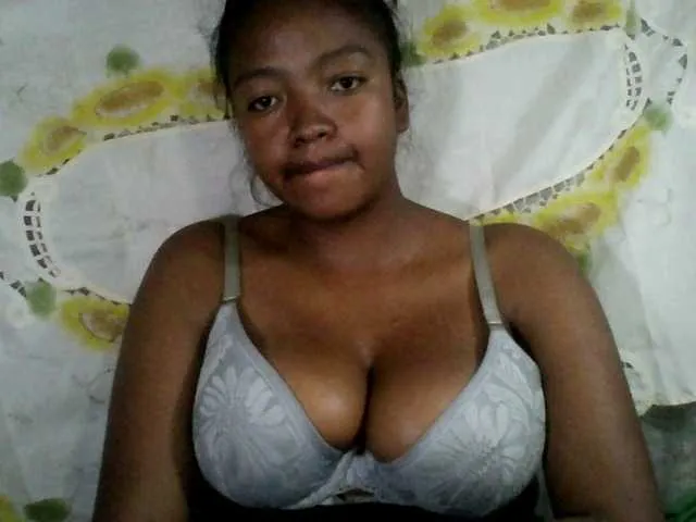 Live sex webcam photo for Aicha2 #278030271