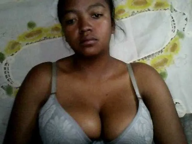 Live sex webcam photo for Aicha2 #278036678