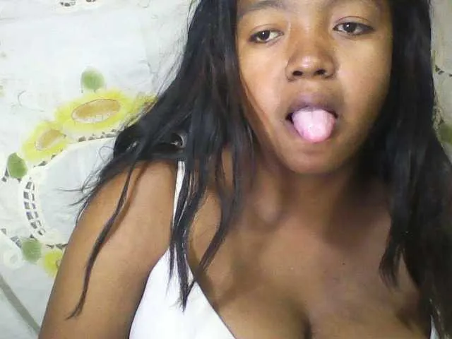 Live sex webcam photo for Aicha2 #278047847