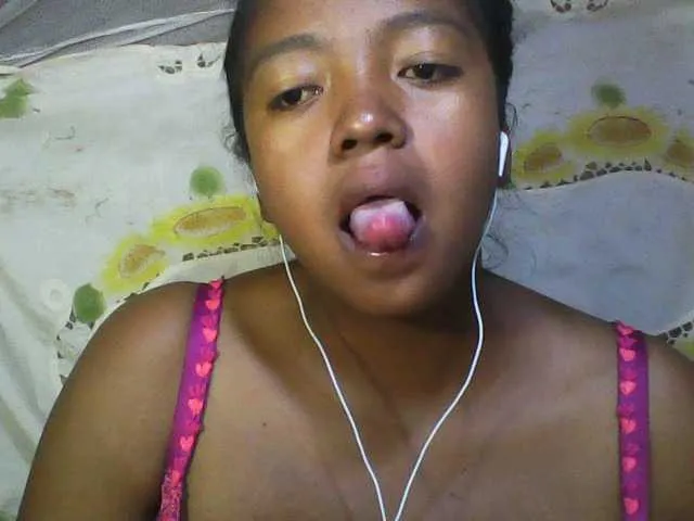 Live sex webcam photo for Aicha2 #278081381