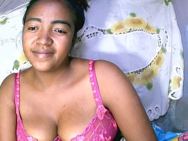 Live sex webcam photo for Aicha2 #278088200