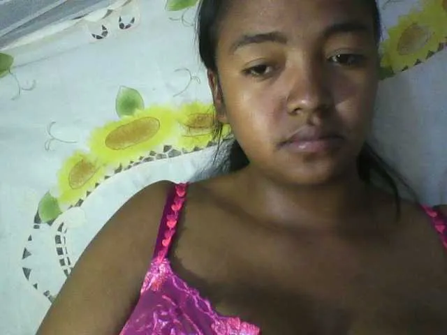 Live sex webcam photo for Aicha2 #278178441