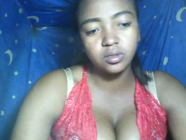 Live sex webcam photo for Aicha2 #278183416