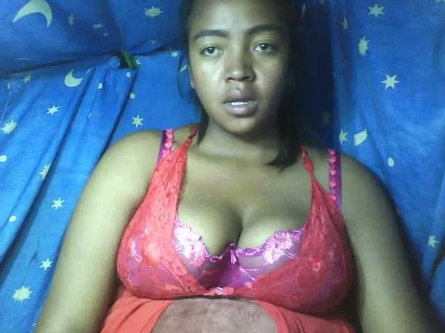 Live sex webcam photo for Aicha2 #278192535