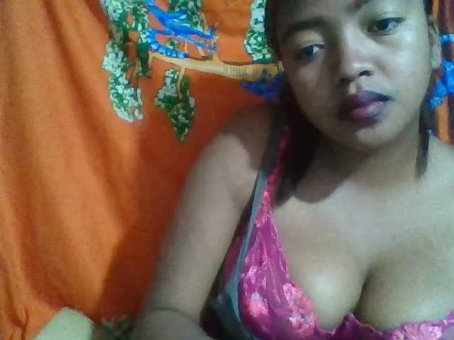 Live sex webcam photo for Aicha2 #278213668