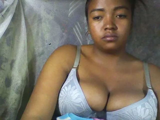 Live sex webcam photo for Aicha2 #280491130