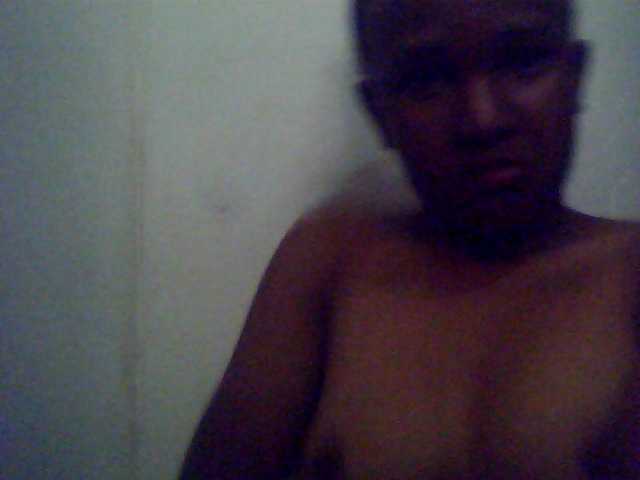 Live sex webcam photo for Aichah1 #274155409